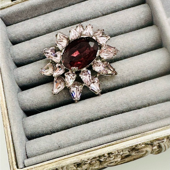 Vintage SCHREINER Rhinestone Brooch - Picture 5 of 15